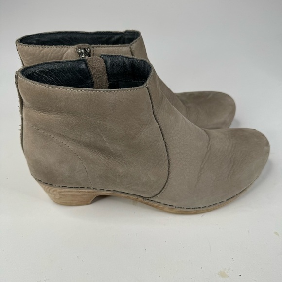 Dansko Maria Beige Leather Ankle Booties Size 42 - Picture 1 of 7